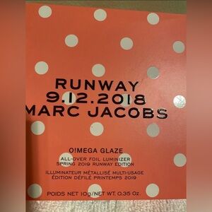 Marc Jacobs O!Mega Glaze in Black and Cream